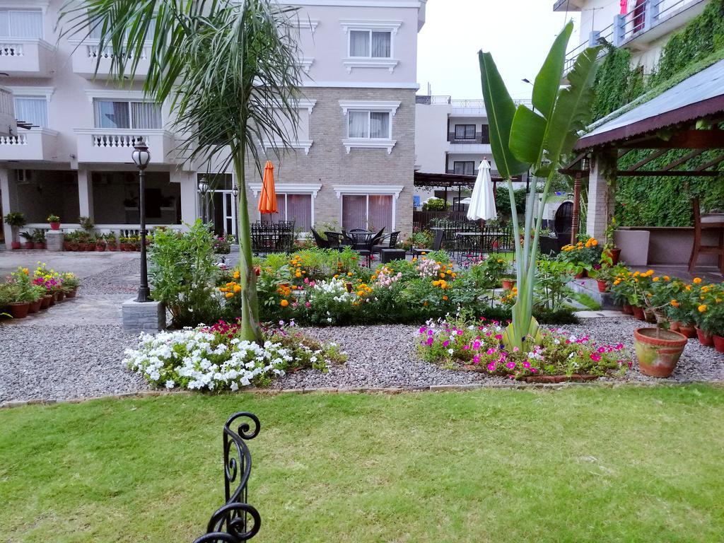 Da Yatra Courtyard Hotel Pokhara Eksteriør billede