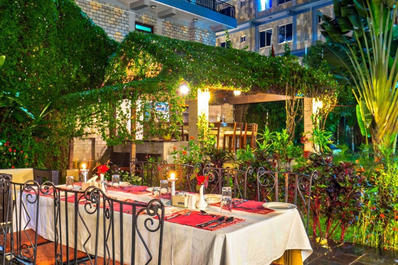 Da Yatra Courtyard Hotel Pokhara Eksteriør billede